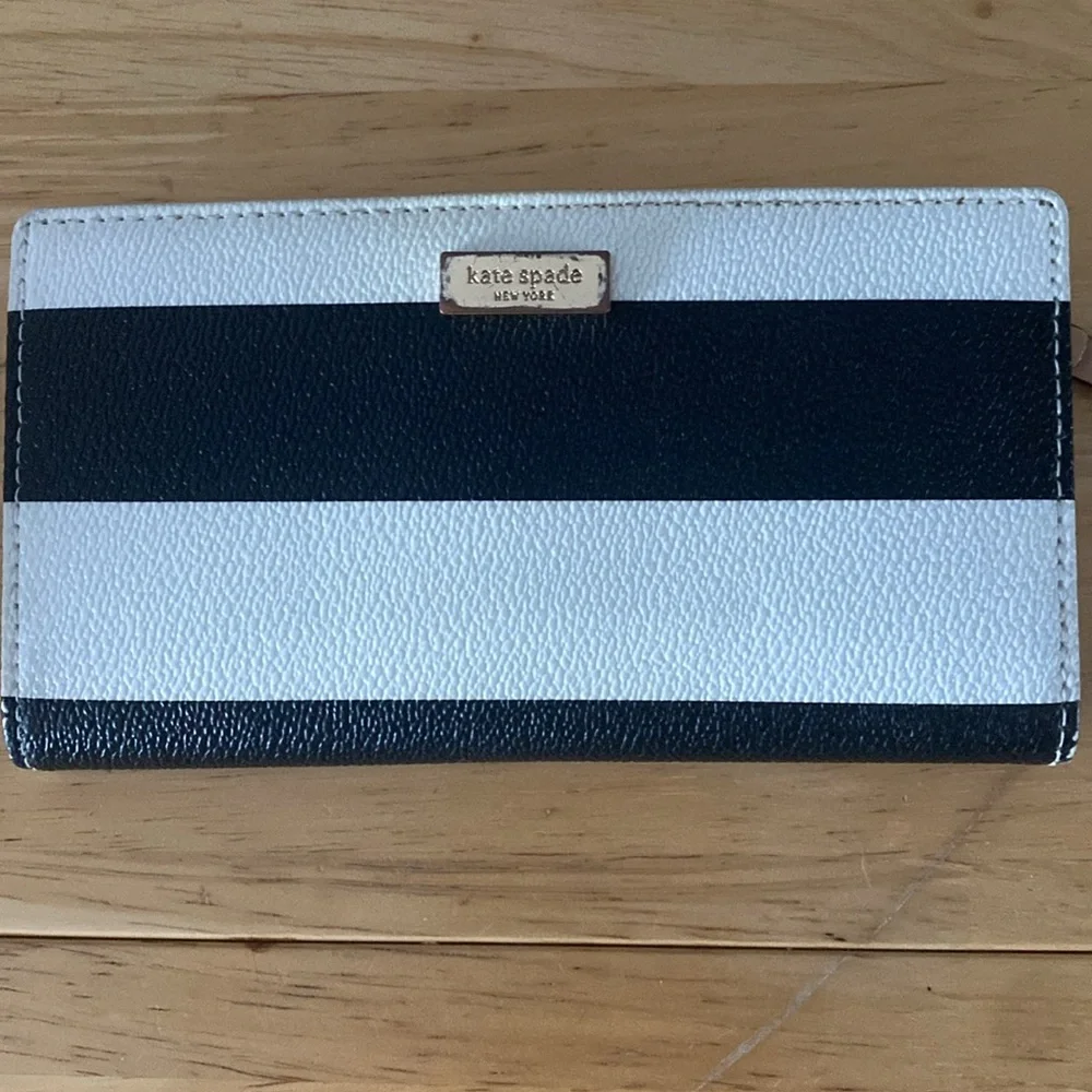 Kate Spade | Laurel Way Printed Stacy Cruise Stripes Wallet